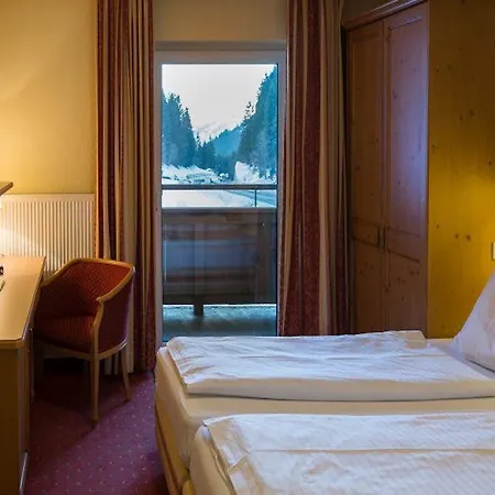 Kitzbuhler Alpen Hotel 4*